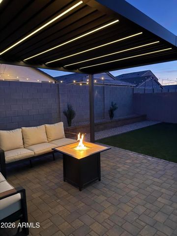 1977 W SHELLY Avenue, Apache Junction, AZ 85120