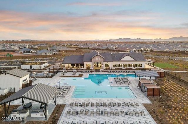 1977 W SHELLY Avenue, Apache Junction, AZ 85120