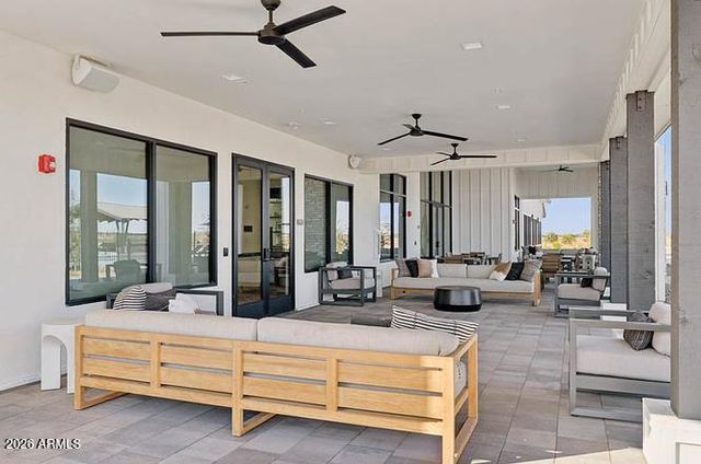 1977 W SHELLY Avenue, Apache Junction, AZ 85120