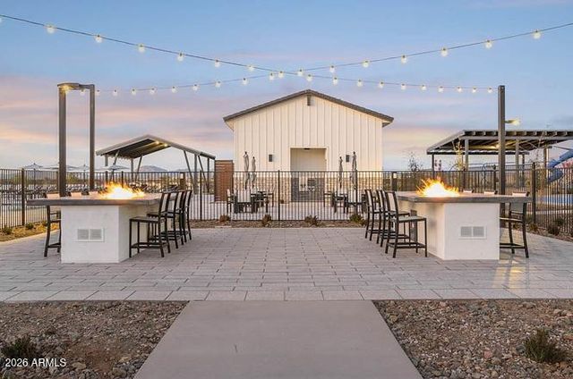 1977 W SHELLY Avenue, Apache Junction, AZ 85120