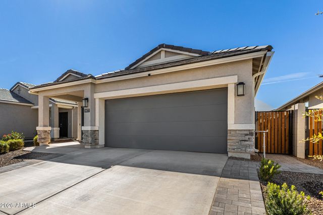 1977 W SHELLY Avenue, Apache Junction, AZ 85120