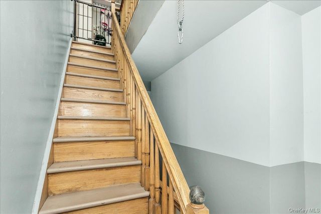 382 Manhattan Avenue, Brooklyn, NY 11211