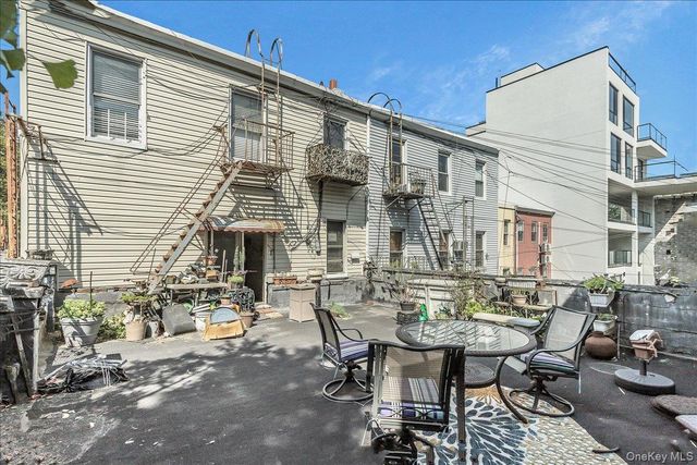 382 Manhattan Avenue, Brooklyn, NY 11211