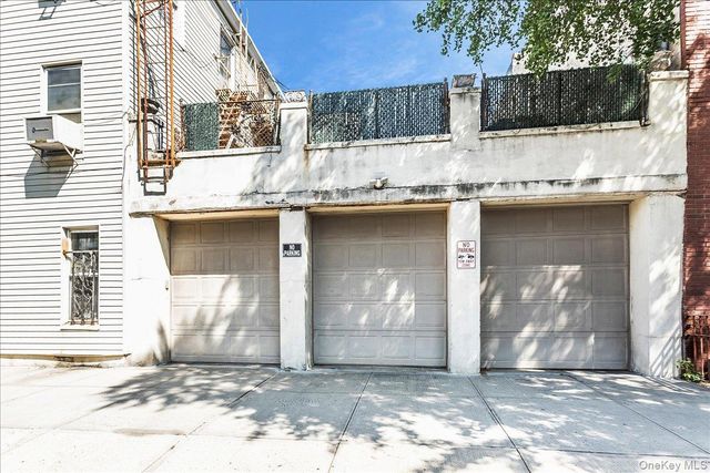 382 Manhattan Avenue, Brooklyn, NY 11211