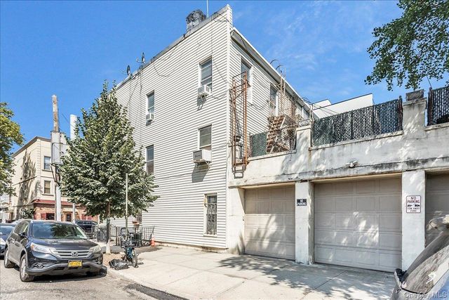 382 Manhattan Avenue, Brooklyn, NY 11211