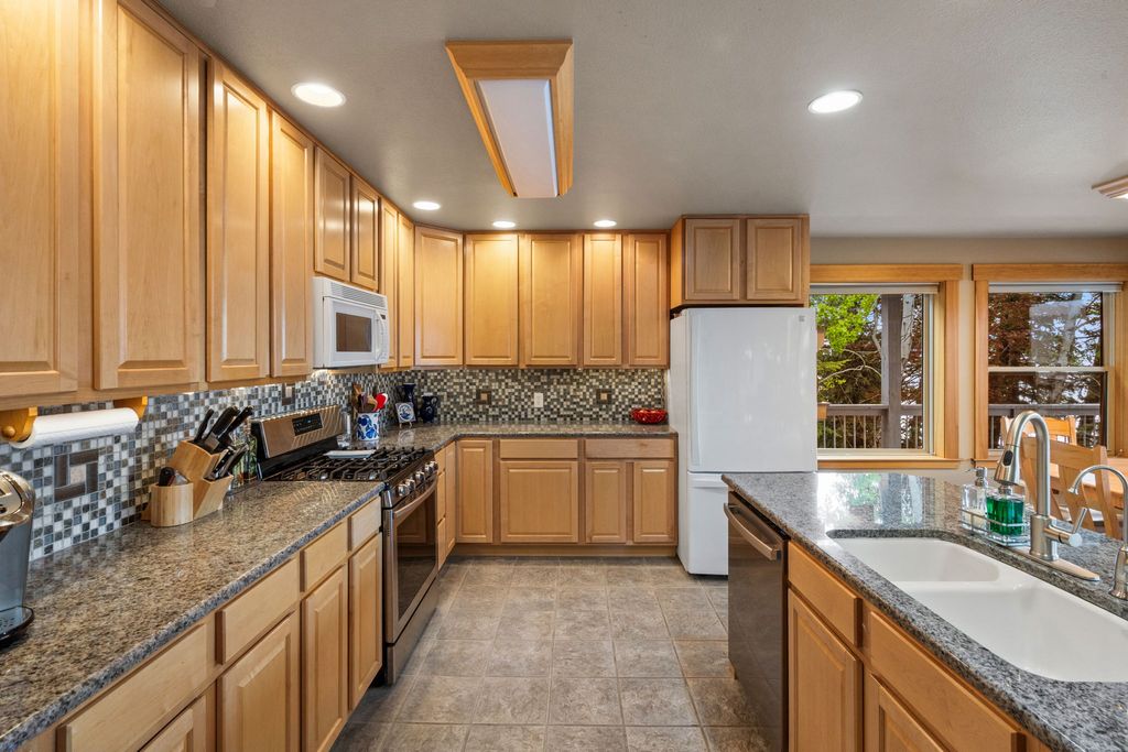 28152 White Swan Lane, Polson, MT 59860 photo 17