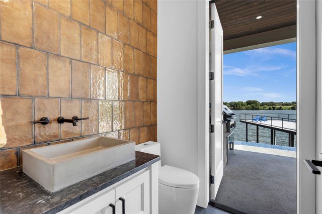 144 Riverfront LN, Kingsland, TX 78639