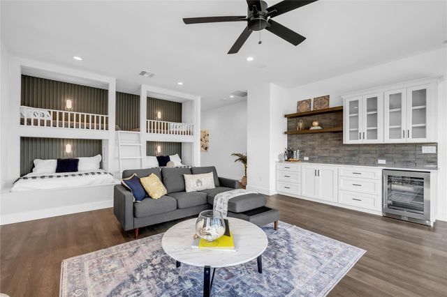 144 Riverfront LN, Kingsland, TX 78639