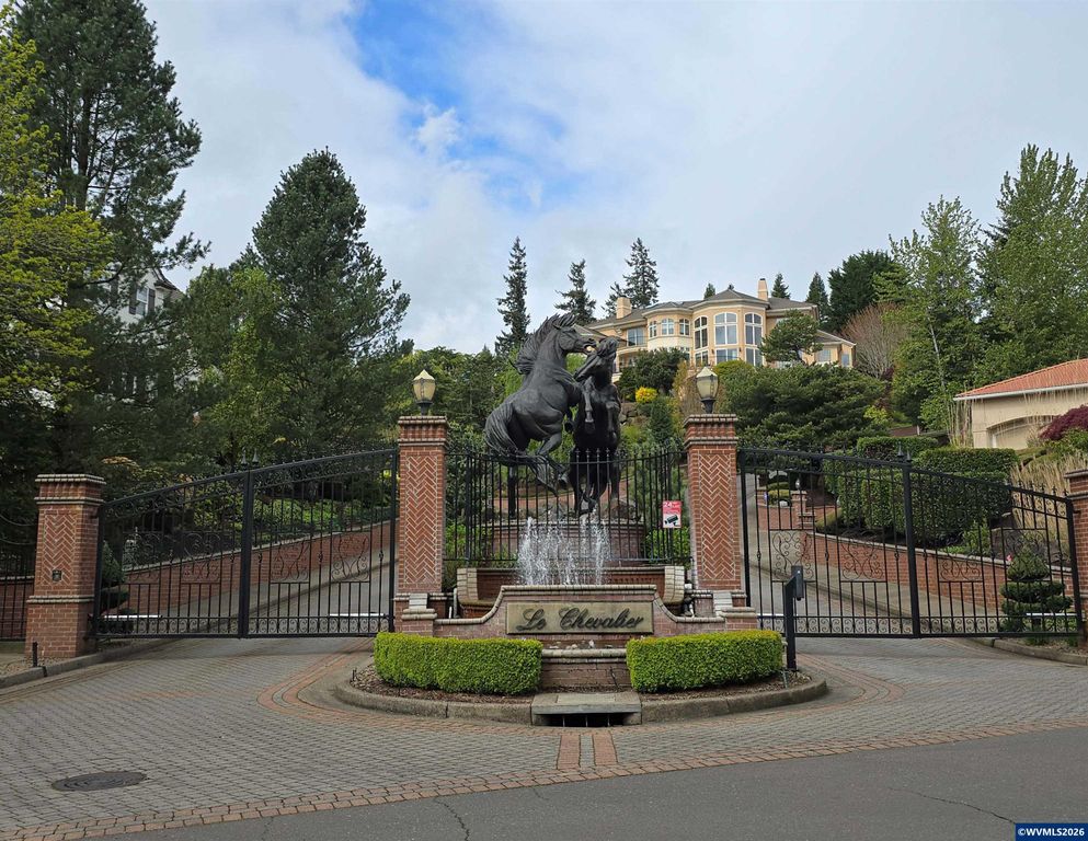 3595 Ghiglieri Ct, West Linn, OR 97068