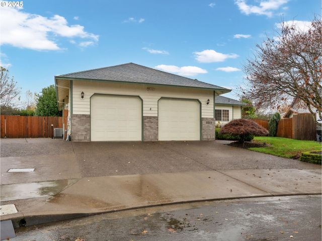 3533 Ne FAIRVIEW LAKE Ct, Fairview, OR 97024
