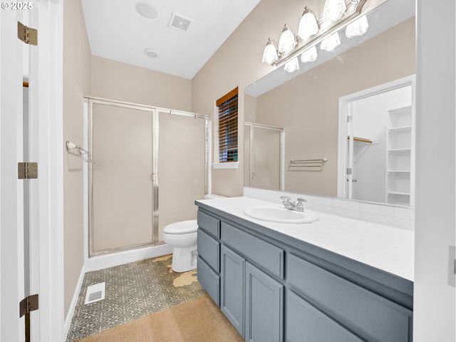 3533 Ne FAIRVIEW LAKE Ct, Fairview, OR 97024