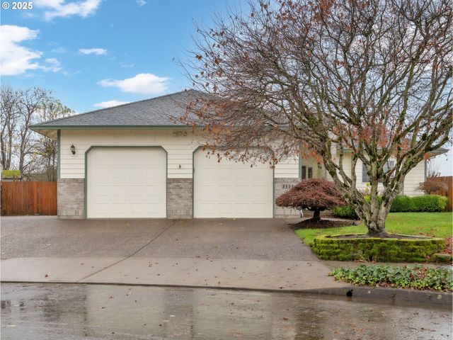3533 Ne FAIRVIEW LAKE Ct, Fairview, OR 97024