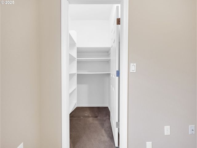 3533 Ne FAIRVIEW LAKE Ct, Fairview, OR 97024