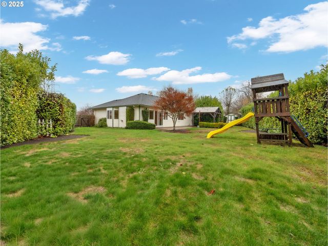 3533 Ne FAIRVIEW LAKE Ct, Fairview, OR 97024