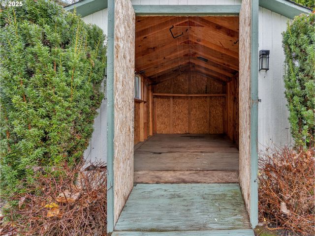 3533 Ne FAIRVIEW LAKE Ct, Fairview, OR 97024