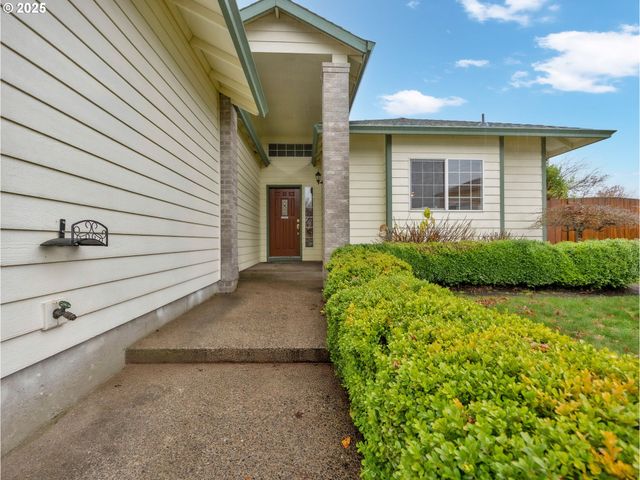 3533 Ne FAIRVIEW LAKE Ct, Fairview, OR 97024