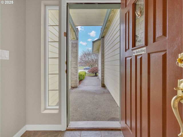 3533 Ne FAIRVIEW LAKE Ct, Fairview, OR 97024