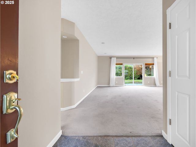 3533 Ne FAIRVIEW LAKE Ct, Fairview, OR 97024