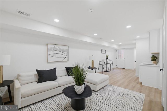 609 HARVARD ST NW, Washington, DC 20001