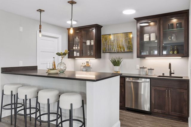 15484 Minnetonka Boulevard, Minnetonka, MN 55345