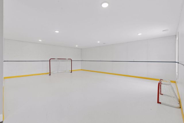 15484 Minnetonka Boulevard, Minnetonka, MN 55345