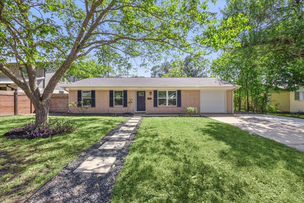 1913 Ohlen RD, Austin, TX 78757