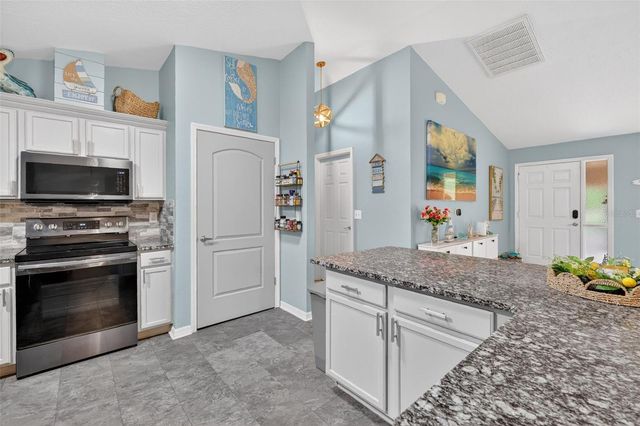 18018 SW 68TH LOOP, Dunnellon, FL 34432