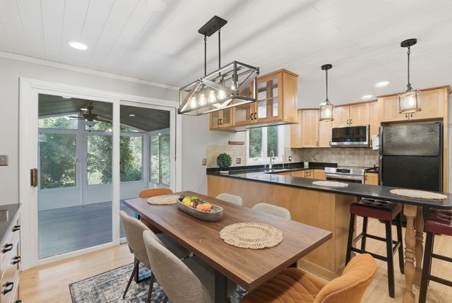 7 Oxyoke Dr, Methuen, MA 01844