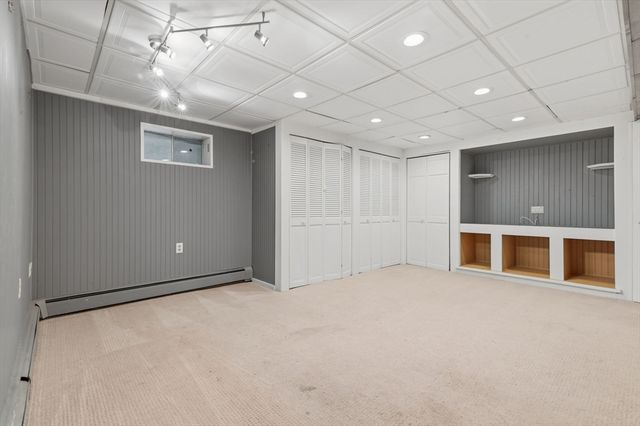 7 Oxyoke Dr, Methuen, MA 01844