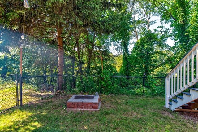 7 Oxyoke Dr, Methuen, MA 01844