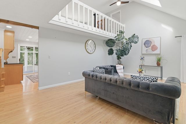 7 Oxyoke Dr, Methuen, MA 01844