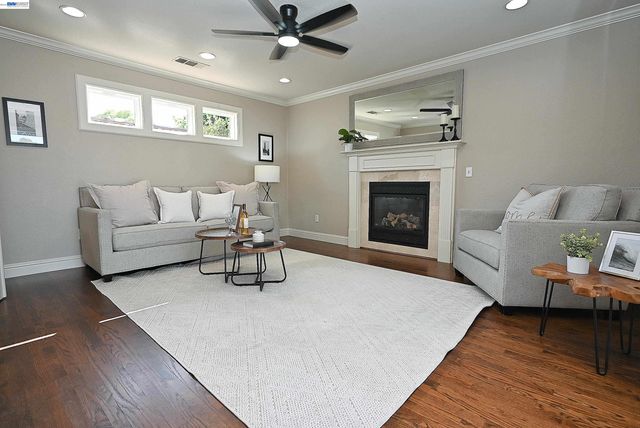 749 Moraga Dr, Livermore, CA 94550