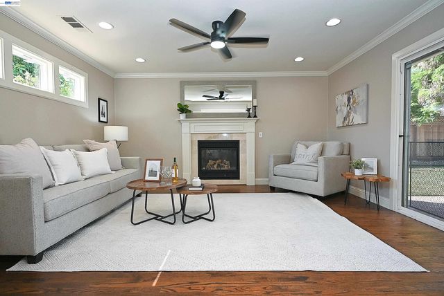 749 Moraga Dr, Livermore, CA 94550