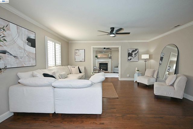 749 Moraga Dr, Livermore, CA 94550