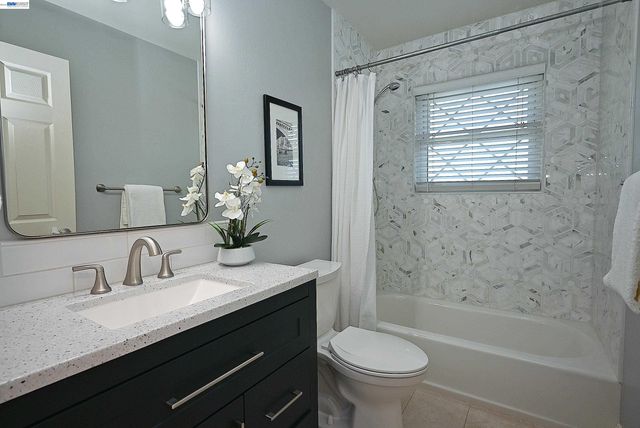 749 Moraga Dr, Livermore, CA 94550