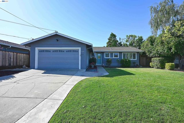 749 Moraga Dr, Livermore, CA 94550