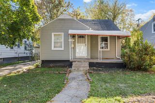 19644 Kenosha Street, Harper Woods, MI 48225