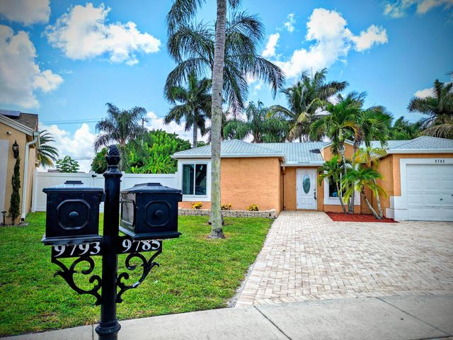 9785 RIDGECREEK Road, Boca Raton, FL 33496