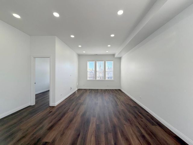 2982 S Lyman Street, Chicago, IL 60608