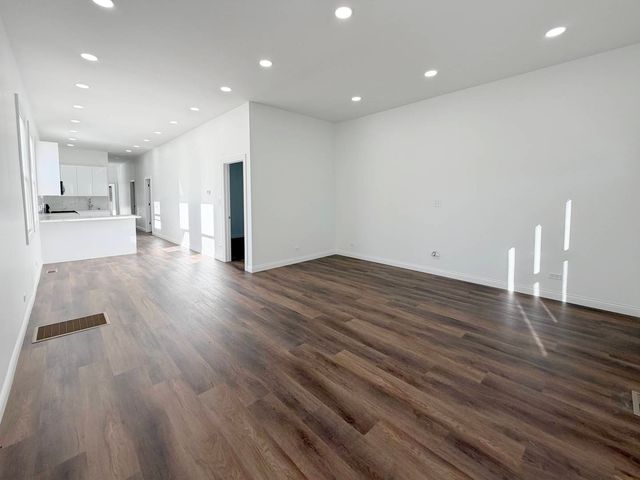 2982 S Lyman Street, Chicago, IL 60608