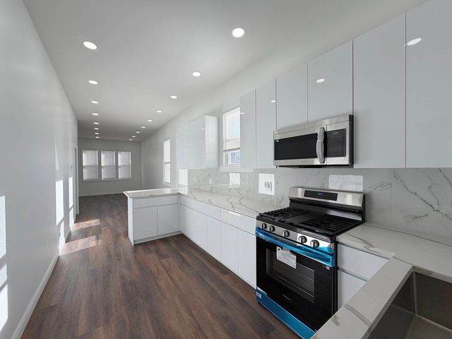 2982 S Lyman Street, Chicago, IL 60608