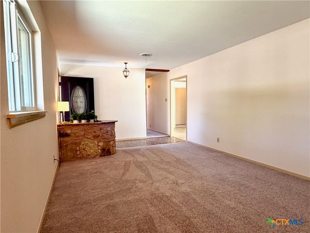 141 Oaklane Drive, Universal City, TX 78148