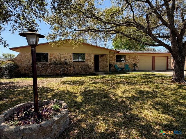 141 Oaklane Drive, Universal City, TX 78148