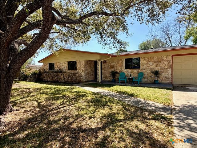 141 Oaklane Drive, Universal City, TX 78148