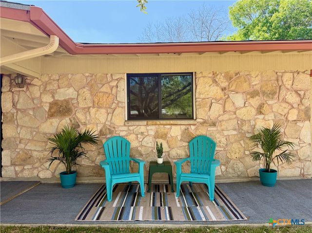 141 Oaklane Drive, Universal City, TX 78148