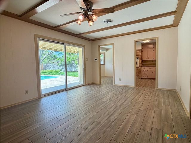 141 Oaklane Drive, Universal City, TX 78148