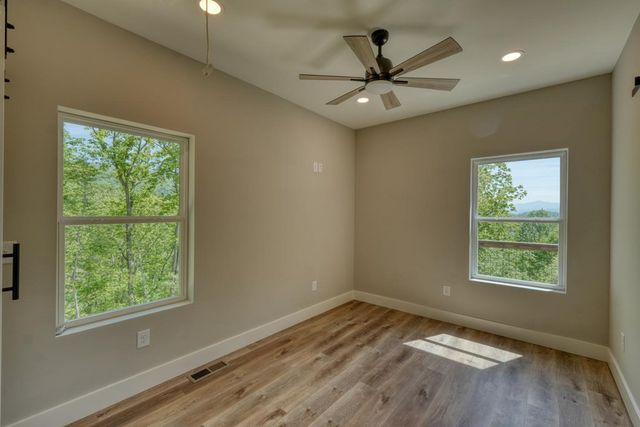 296 Peaks Drive, Hayesville, NC 28904