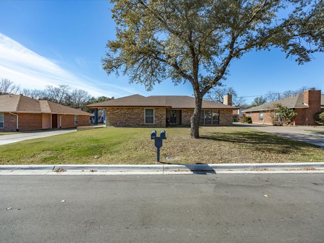 7503 Windhaven Road, North Richland Hills, TX 76182