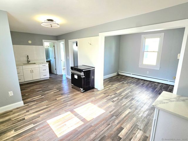 17 Giddings Street, Hartford, CT 06106