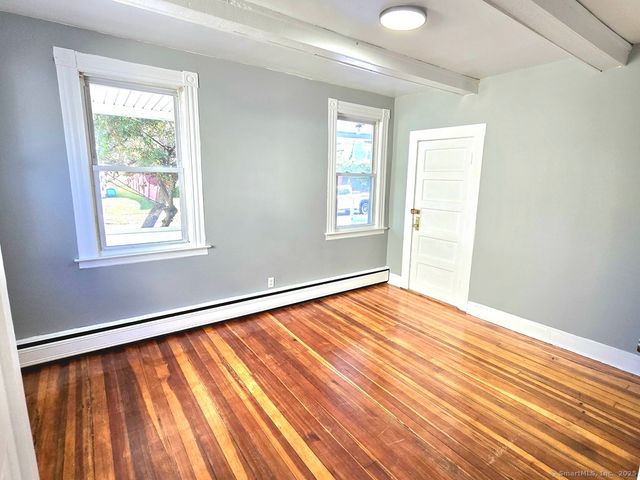 17 Giddings Street, Hartford, CT 06106